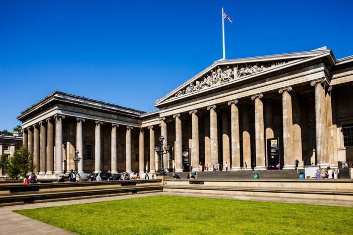Muslim family subjected to racist abuse at the British Museum receive an apology
