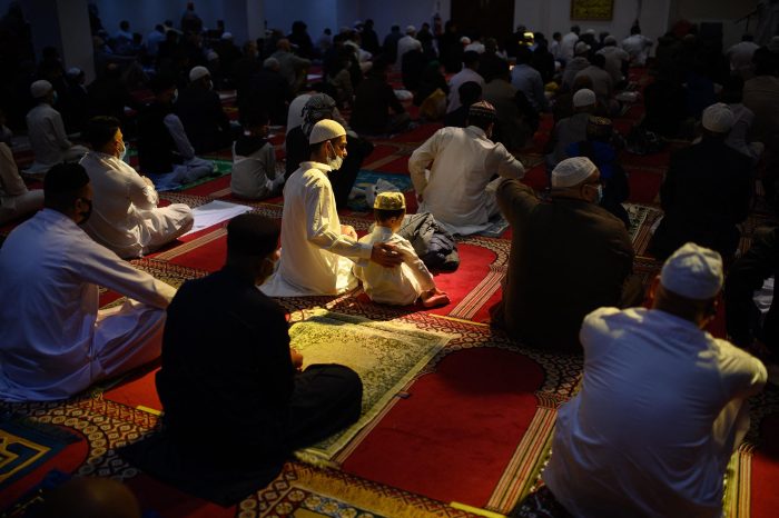 Regulators issue advice to British Muslims on donating safely to registered charities
